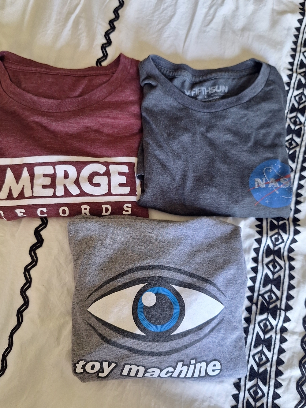 Bundle Of 3 Mens Graphic T-Shirts Size Large